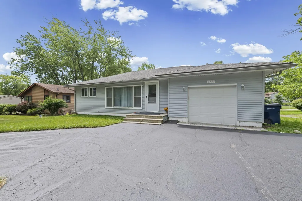 6777 Dandison Boulevard West Bloomfield Charter Township MI 48324