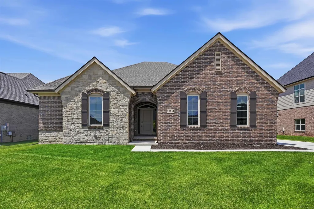 55611 Bay Oaks Court Shelby Charter Township MI 48315