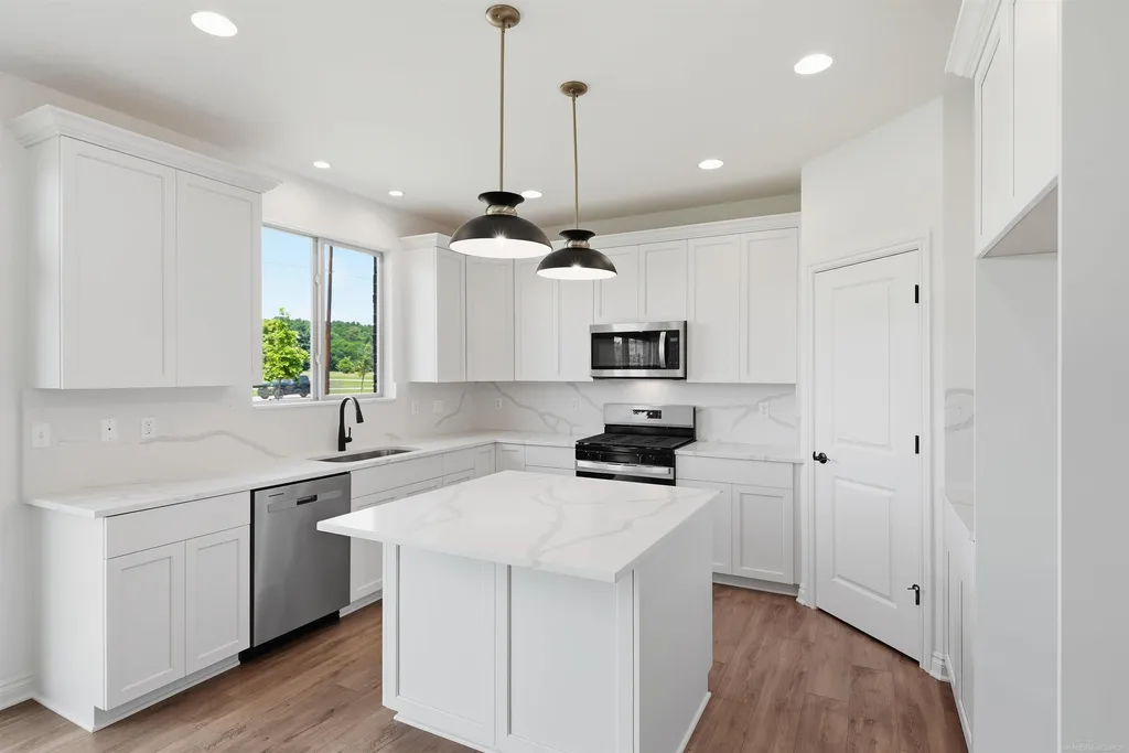 55611 Bay Oaks Court Shelby Charter Township MI 48315