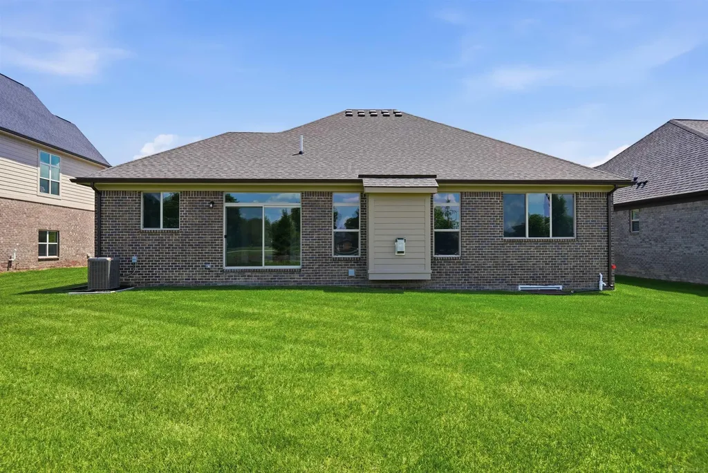 55611 Bay Oaks Court Shelby Charter Township MI 48315