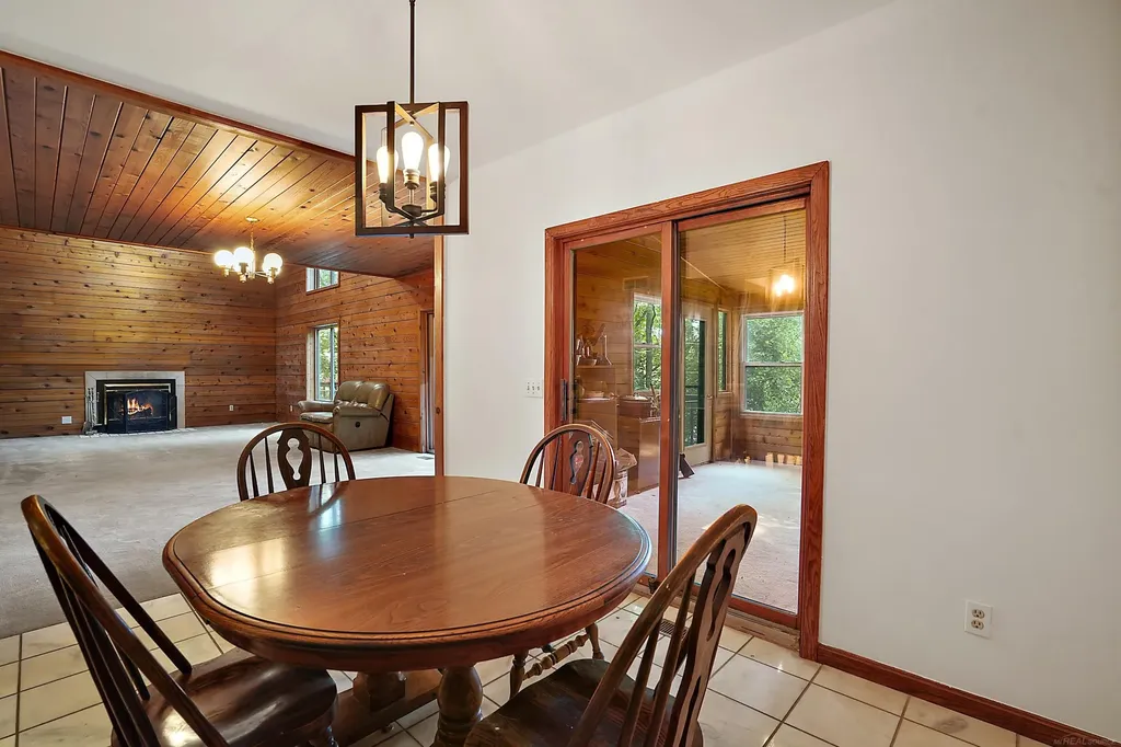 11535 Longden Avenue Pinckney Village MI 48169