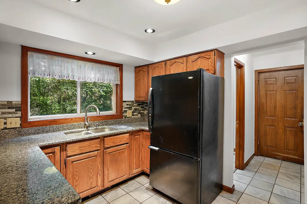 11535 Longden Avenue Pinckney Village MI 48169
