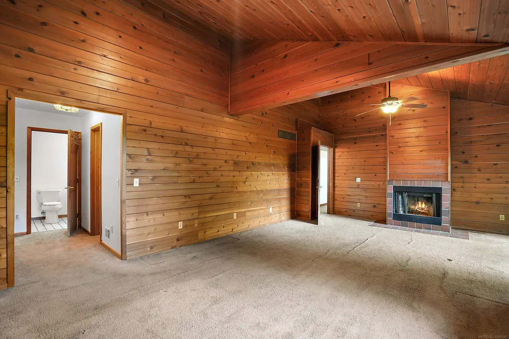 11535 Longden Avenue Pinckney Village MI 48169