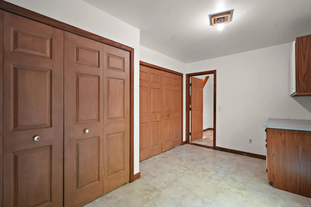 11535 Longden Avenue Pinckney Village MI 48169