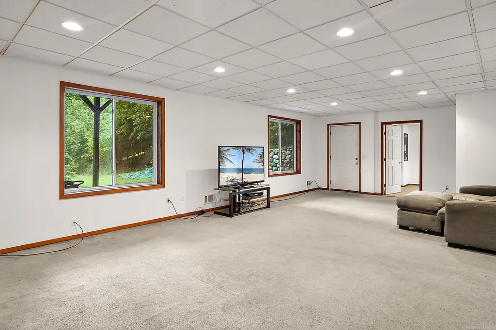 11535 Longden Avenue Pinckney Village MI 48169
