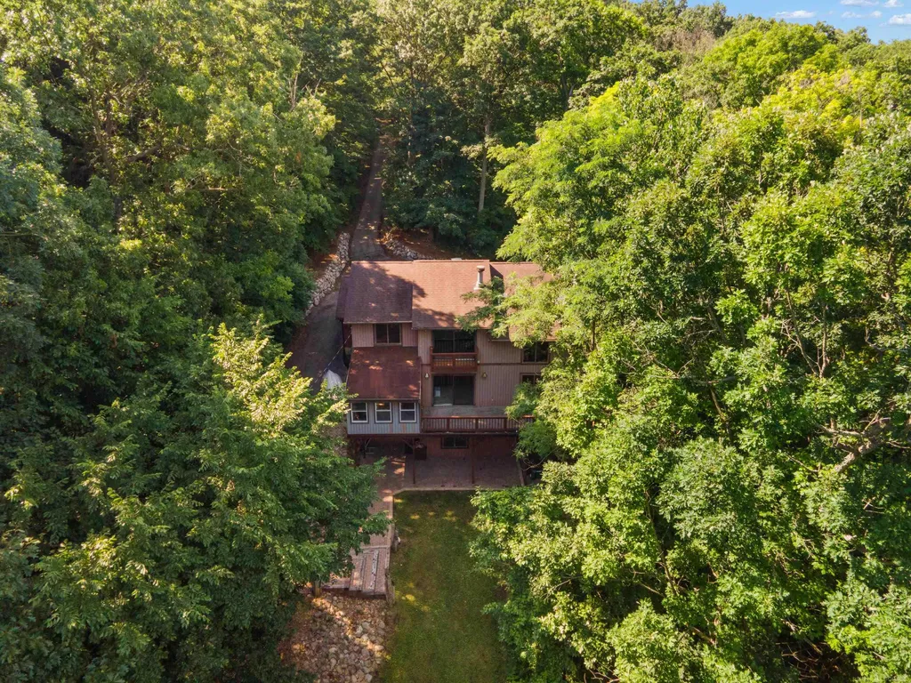 11535 Longden Avenue Pinckney Village MI 48169