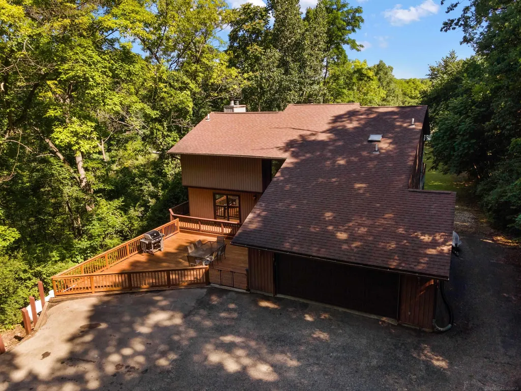 11535 Longden Avenue Pinckney Village MI 48169