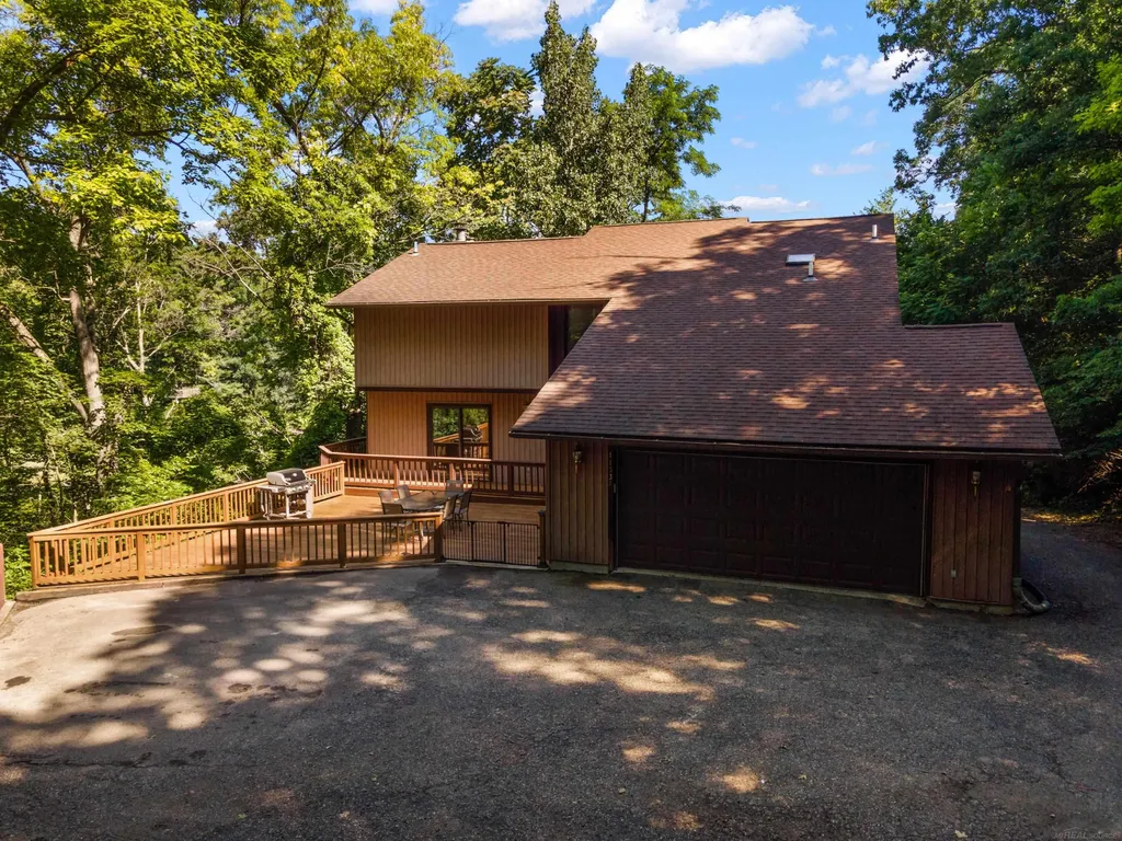 11535 Longden Avenue Pinckney Village MI 48169