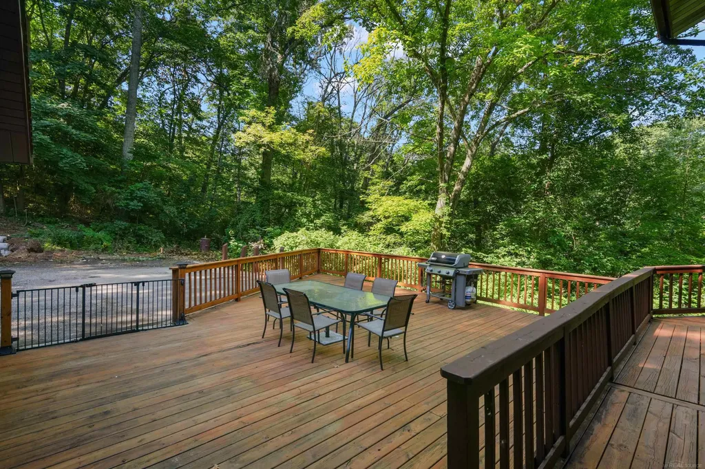 11535 Longden Avenue Pinckney Village MI 48169
