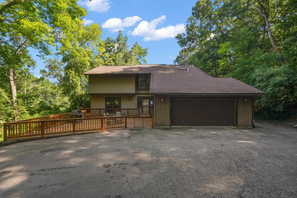 11535 Longden Avenue Pinckney Village MI 48169
