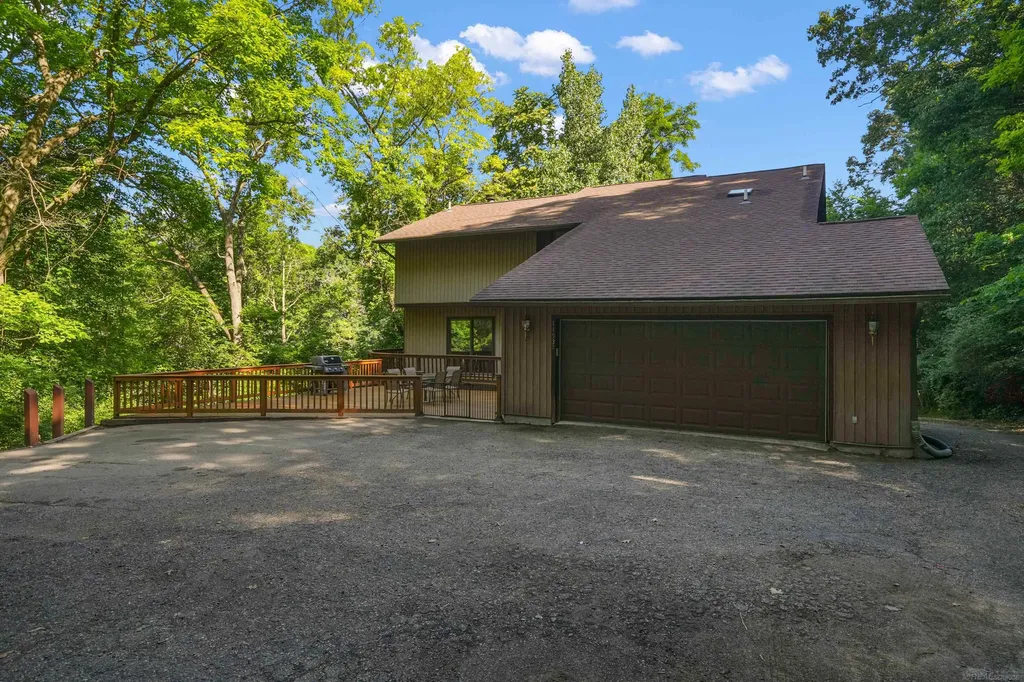 11535 Longden Avenue Pinckney Village MI 48169