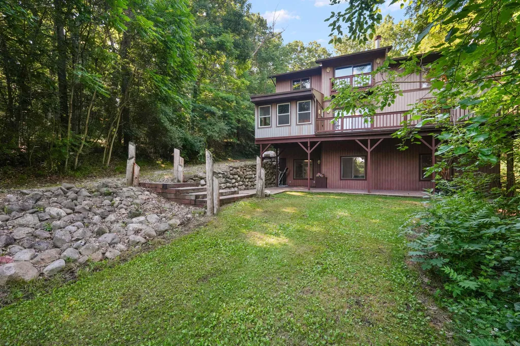 11535 Longden Avenue Pinckney Village MI 48169