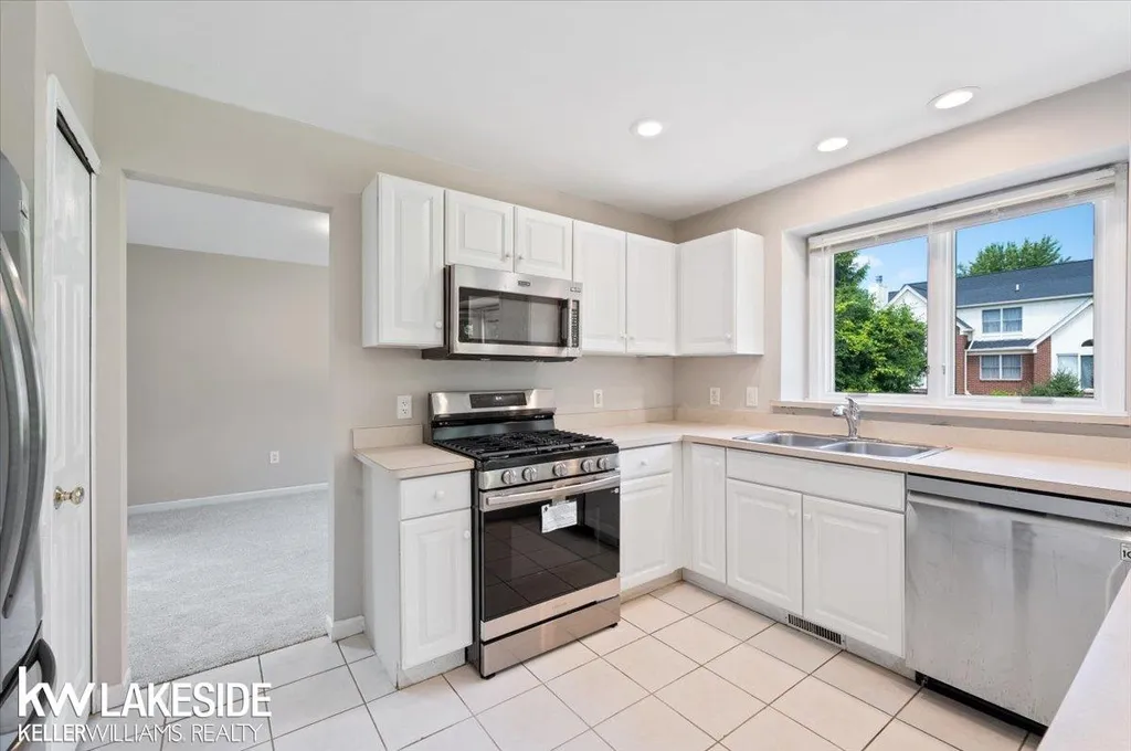 2199 Edgestone Drive Sterling Heights City MI 48314