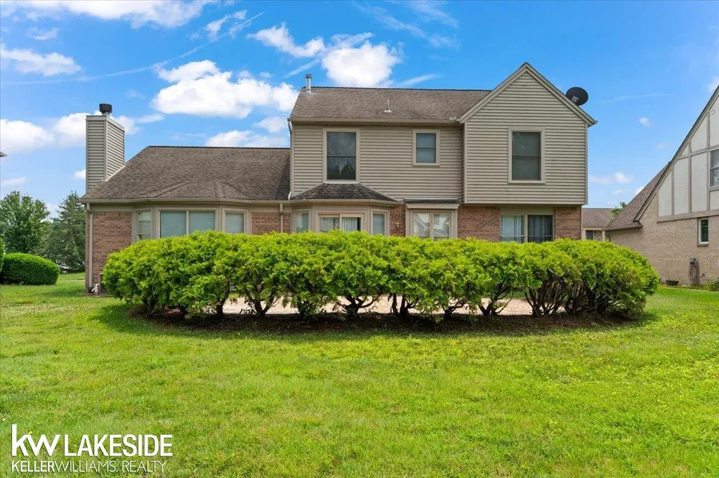2199 Edgestone Drive Sterling Heights City MI 48314