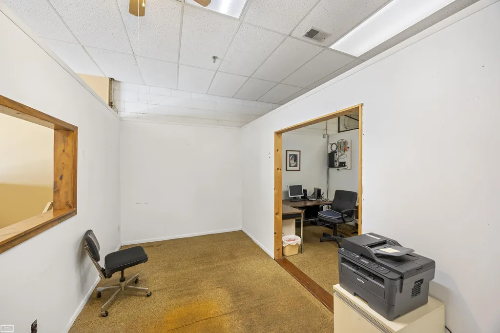 35942 Jefferson Avenue Harrison Charter Township MI 48045