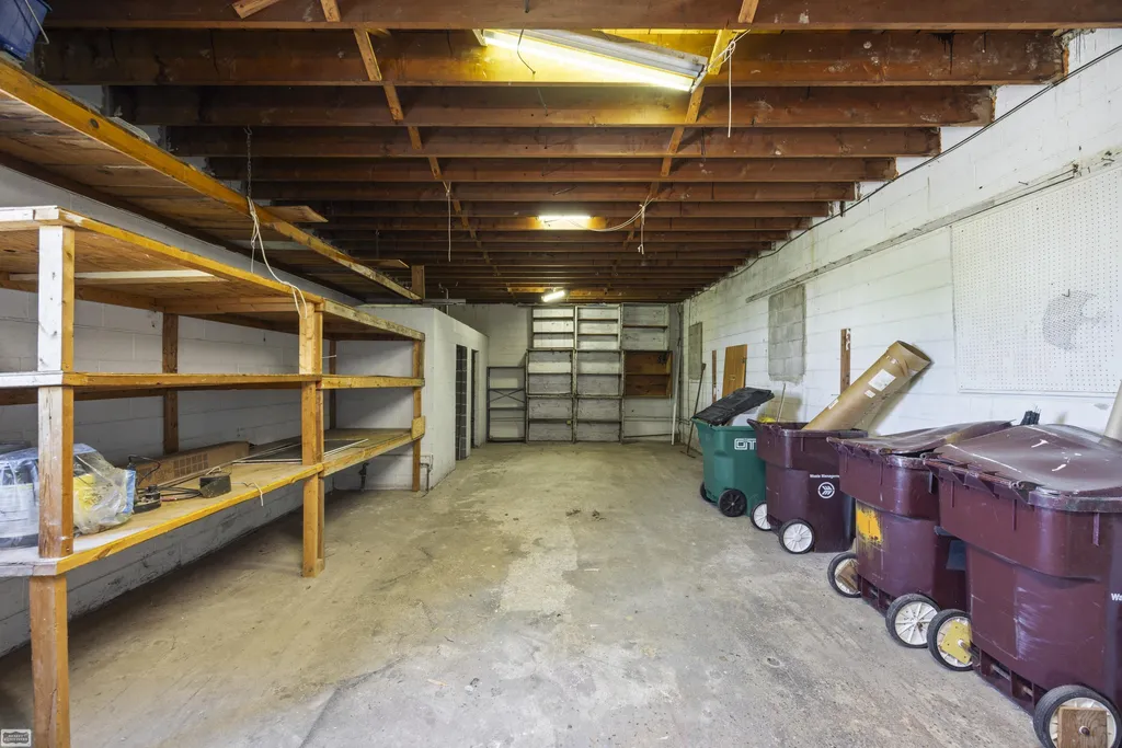 35942 Jefferson Avenue Harrison Charter Township MI 48045