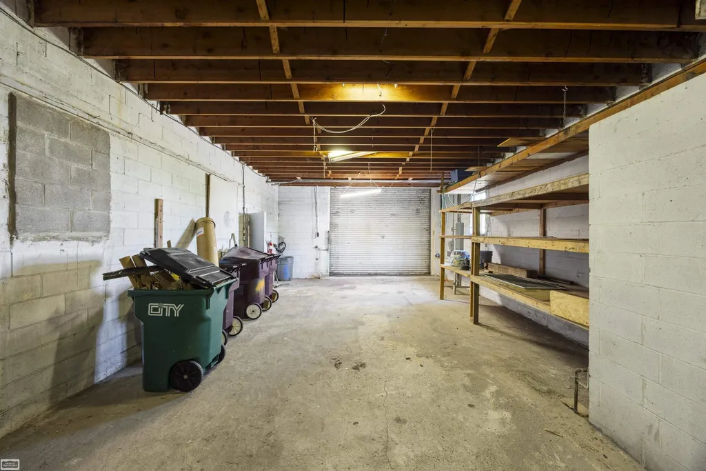35942 Jefferson Avenue Harrison Charter Township MI 48045