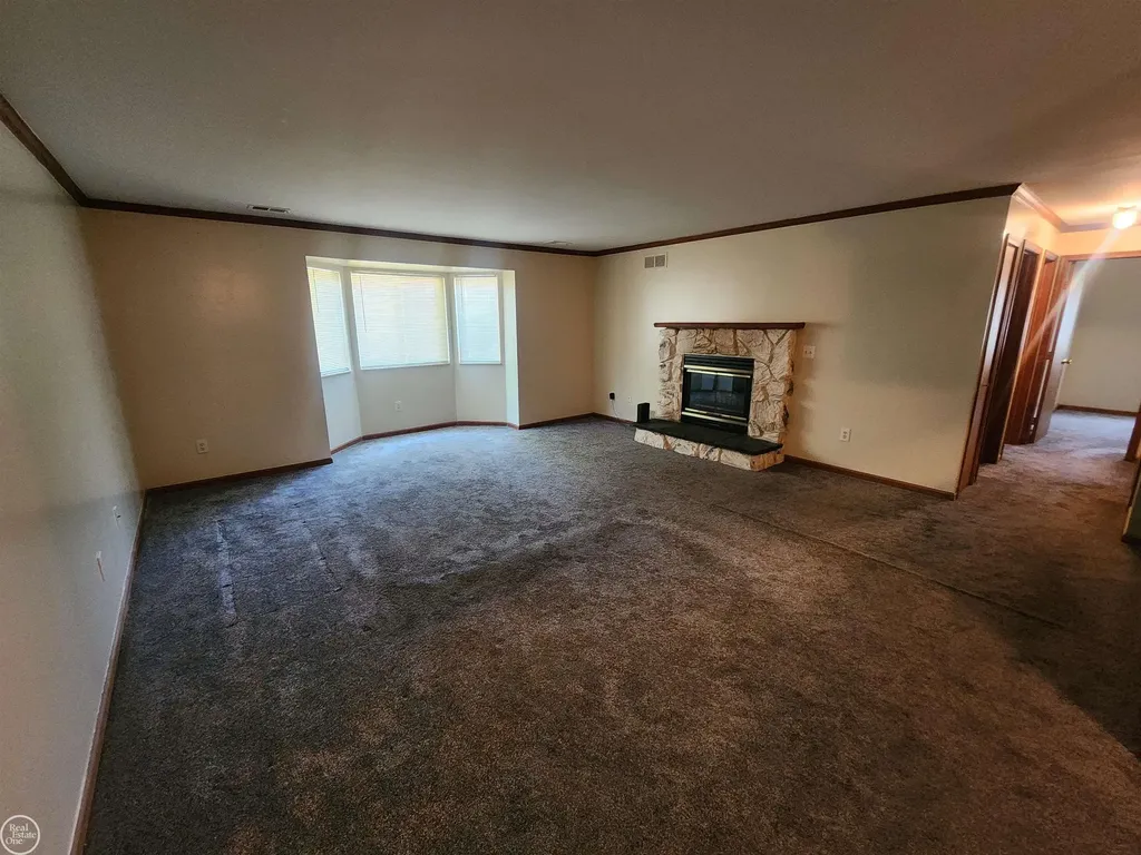 30522 Oakridge Manor Drive Roseville City MI 48066