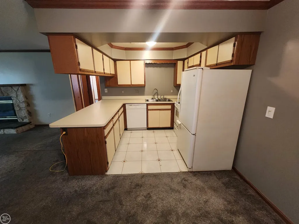 30522 Oakridge Manor Drive Roseville City MI 48066