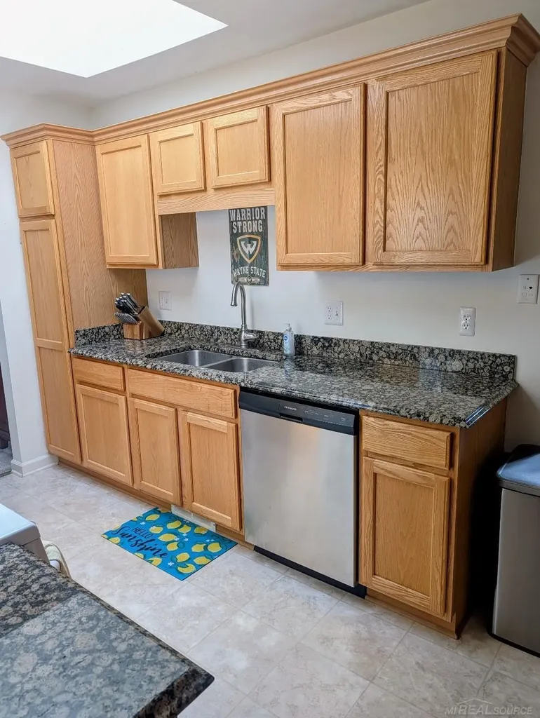 30592 Lynn Ct Court Chesterfield Township MI 48051
