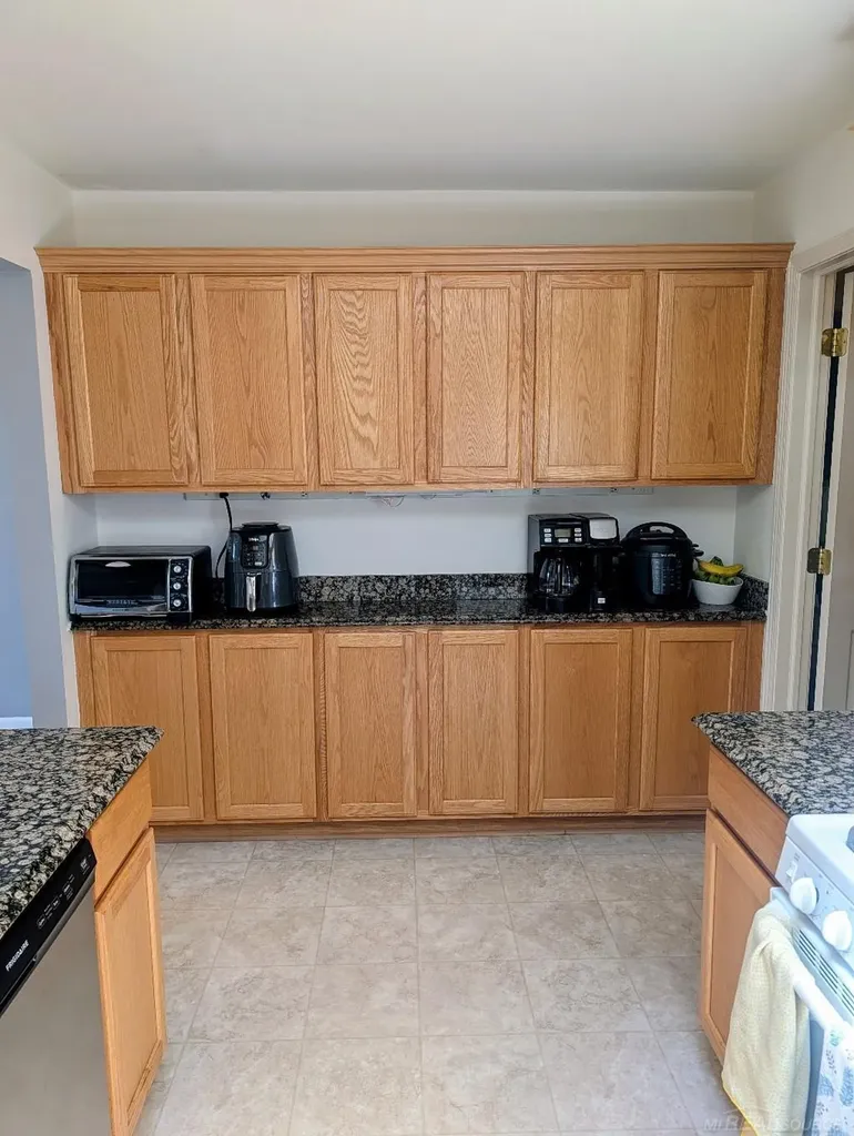 30592 Lynn Ct Court Chesterfield Township MI 48051