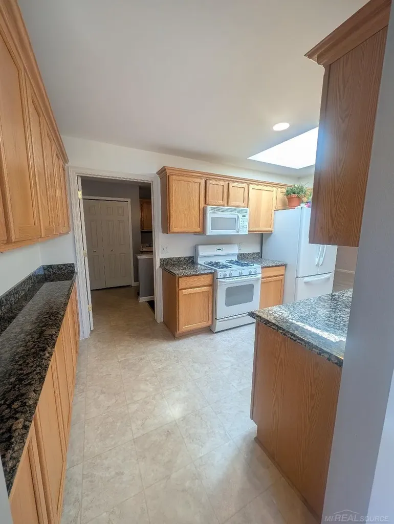 30592 Lynn Ct Court Chesterfield Township MI 48051