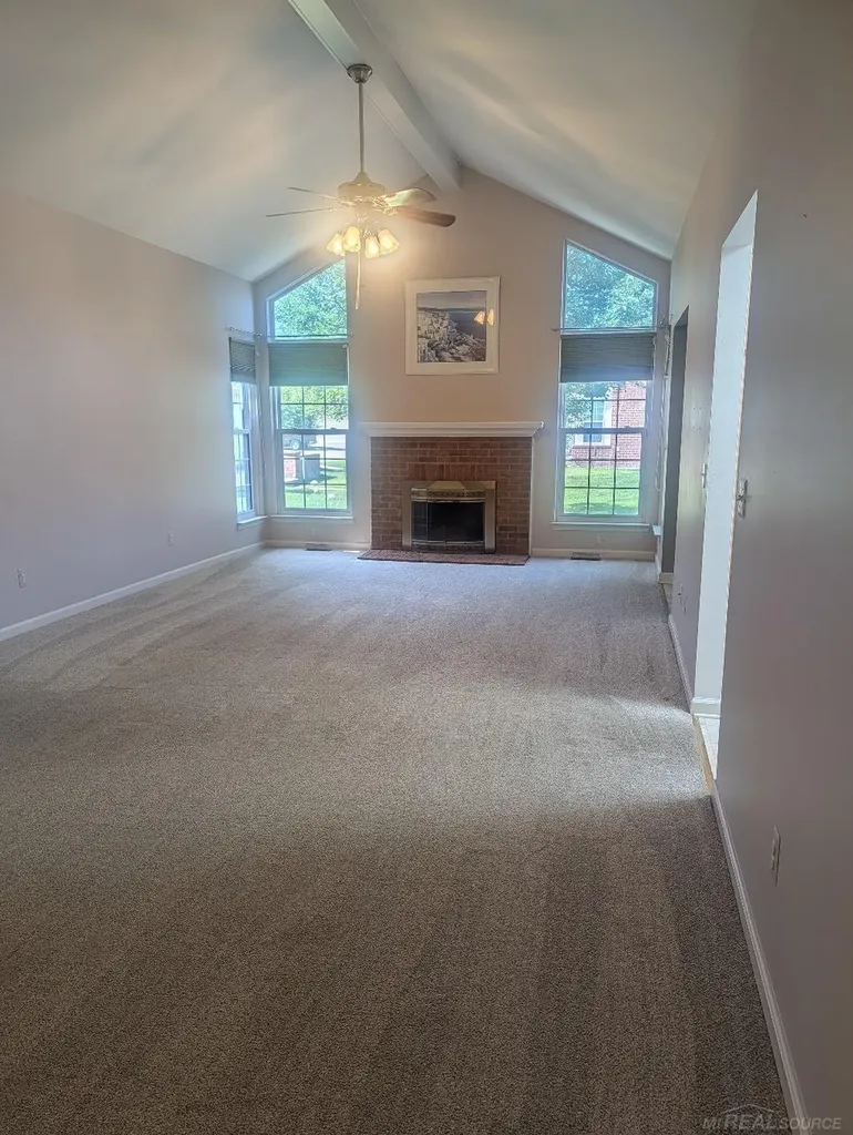 30592 Lynn Ct Court Chesterfield Township MI 48051
