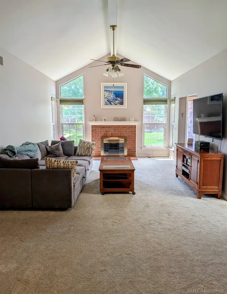 30592 Lynn Ct Court Chesterfield Township MI 48051