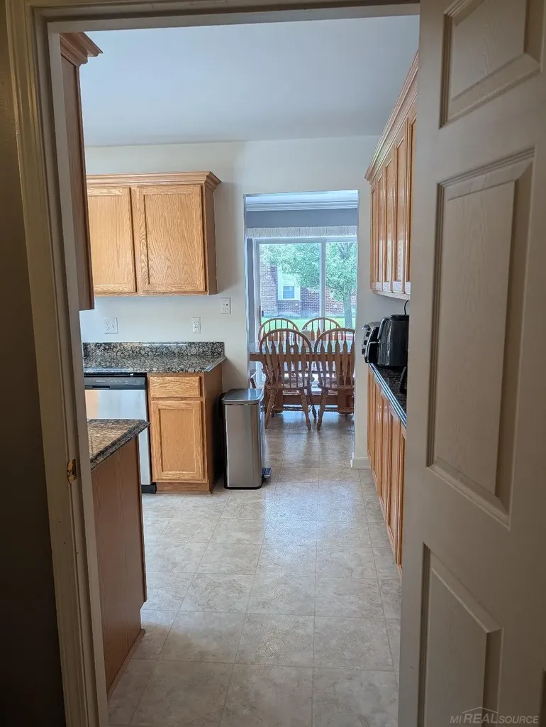 30592 Lynn Ct Court Chesterfield Township MI 48051