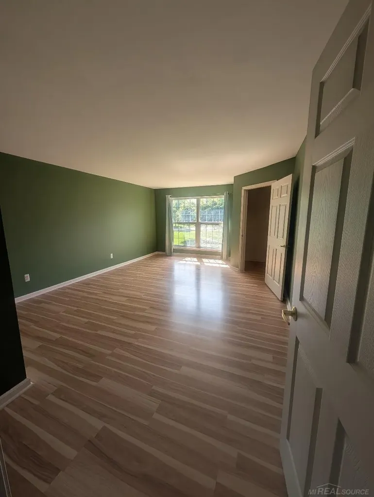 30592 Lynn Ct Court Chesterfield Township MI 48051