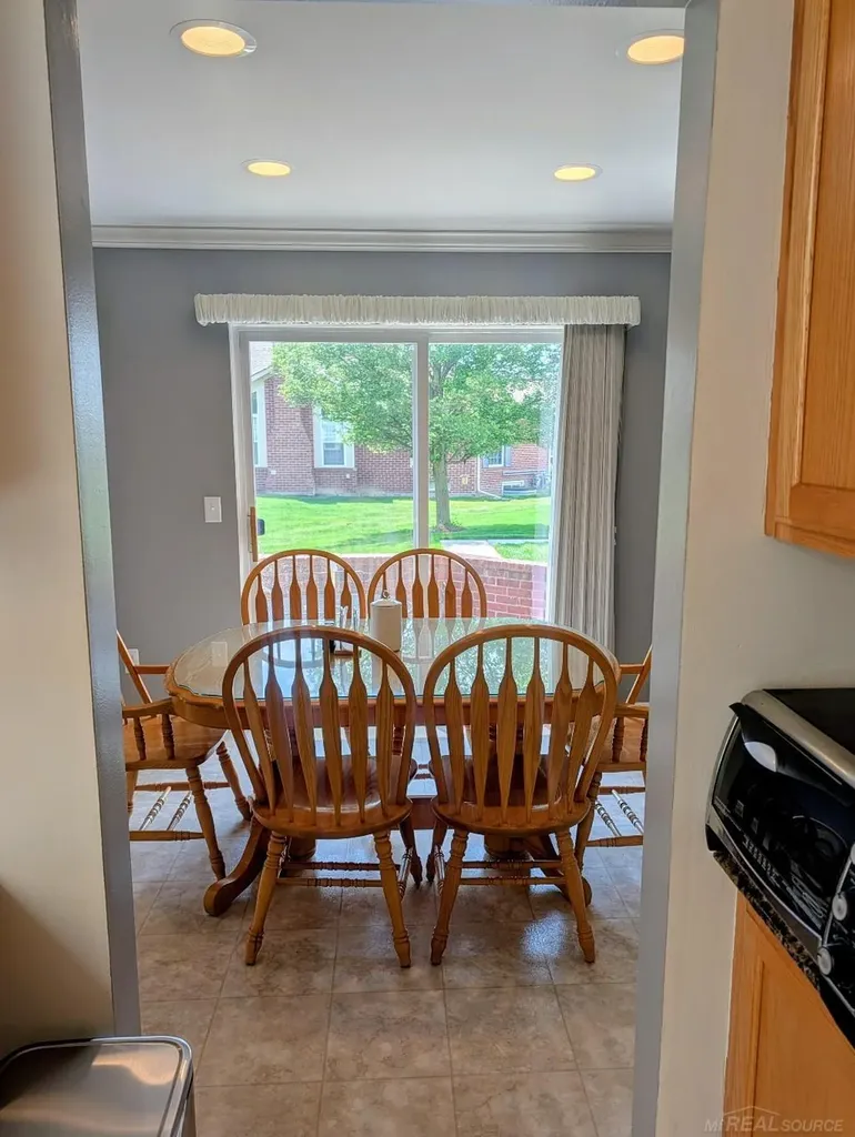 30592 Lynn Ct Court Chesterfield Township MI 48051