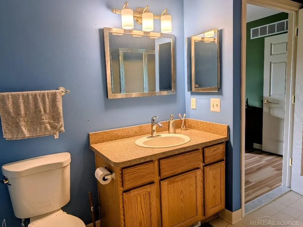 30592 Lynn Ct Court Chesterfield Township MI 48051