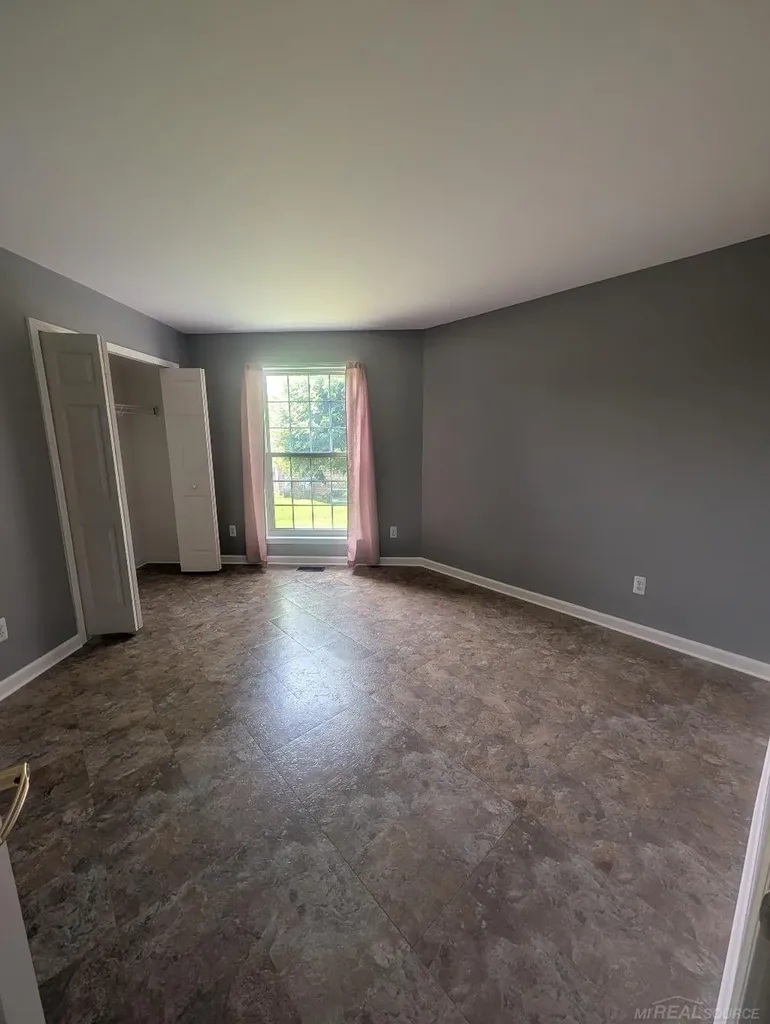 30592 Lynn Ct Court Chesterfield Township MI 48051