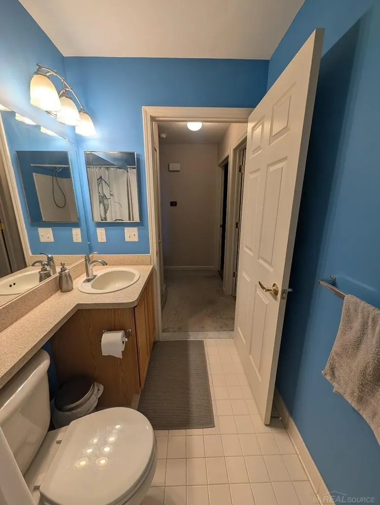 30592 Lynn Ct Court Chesterfield Township MI 48051