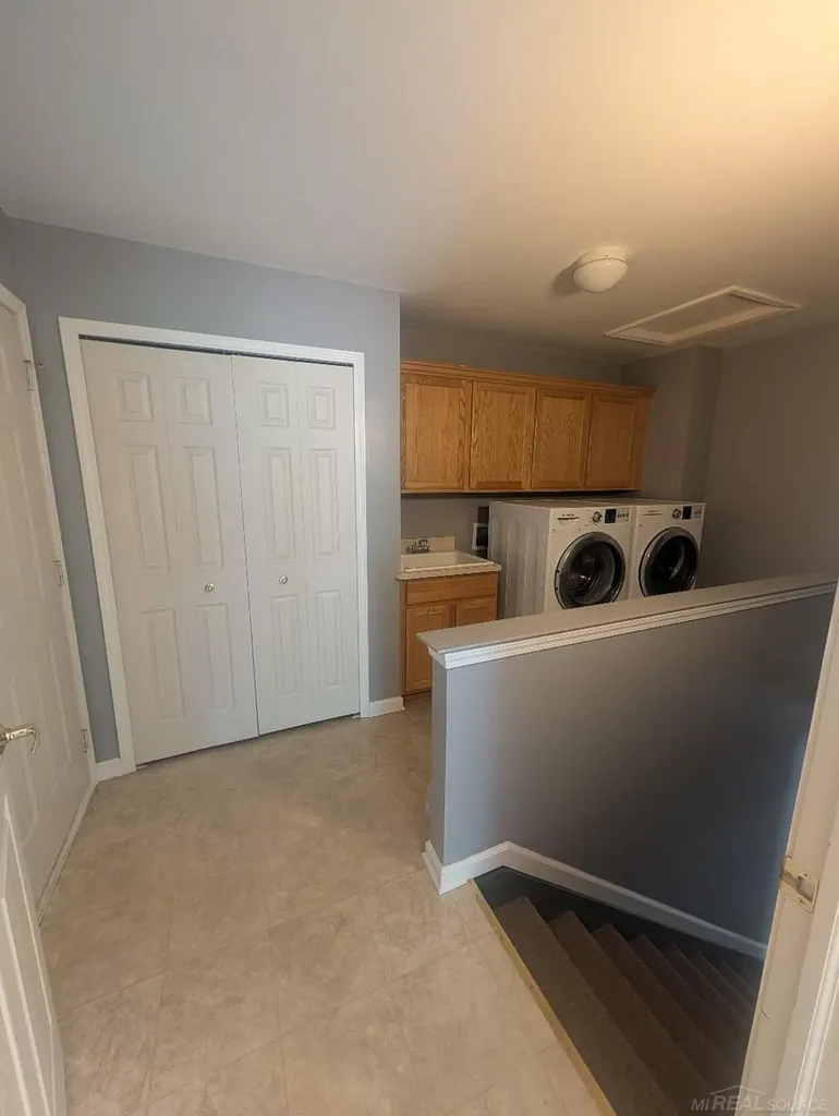30592 Lynn Ct Court Chesterfield Township MI 48051