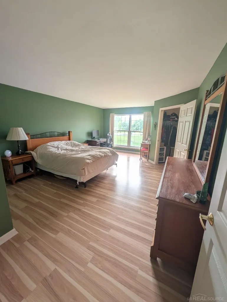 30592 Lynn Ct Court Chesterfield Township MI 48051