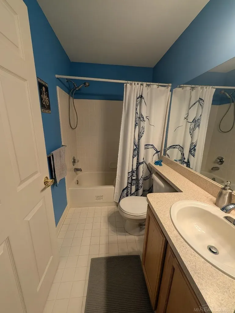 30592 Lynn Ct Court Chesterfield Township MI 48051