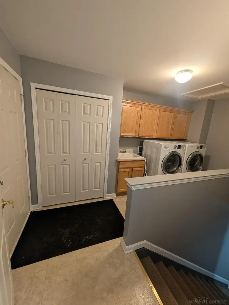 30592 Lynn Ct Court Chesterfield Township MI 48051