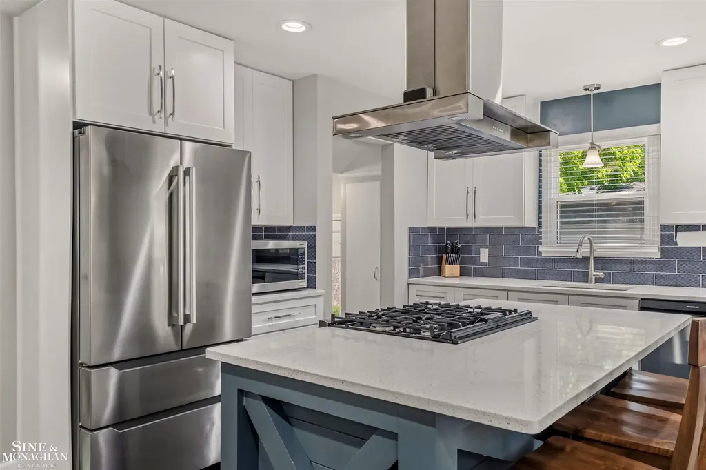 308 Ridgemont Road Grosse Pointe Farms City MI 48236