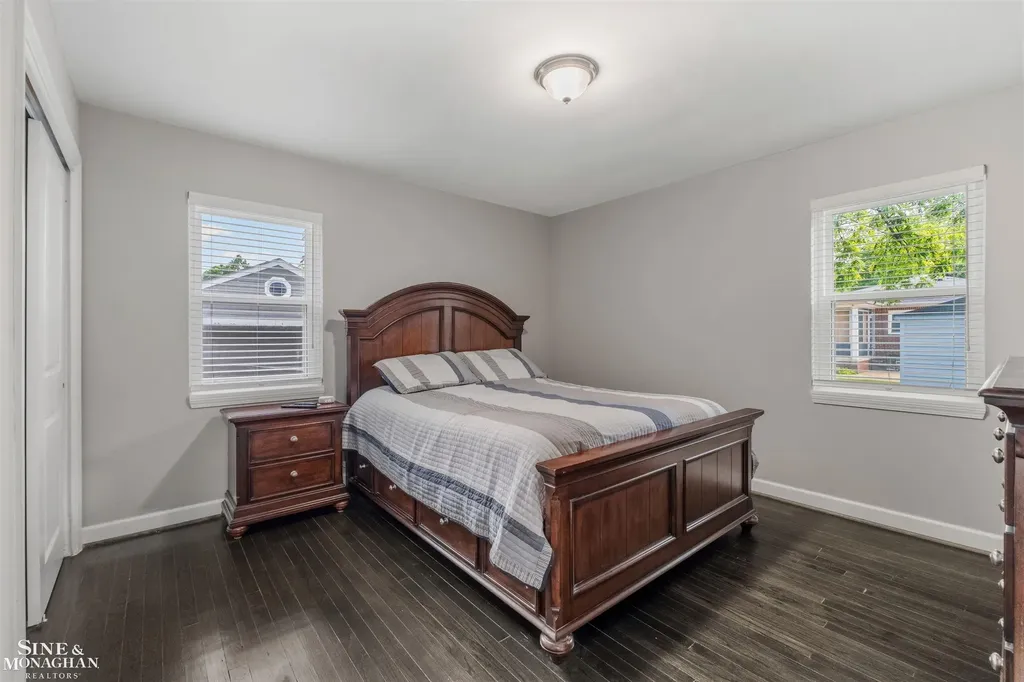 308 Ridgemont Road Grosse Pointe Farms City MI 48236