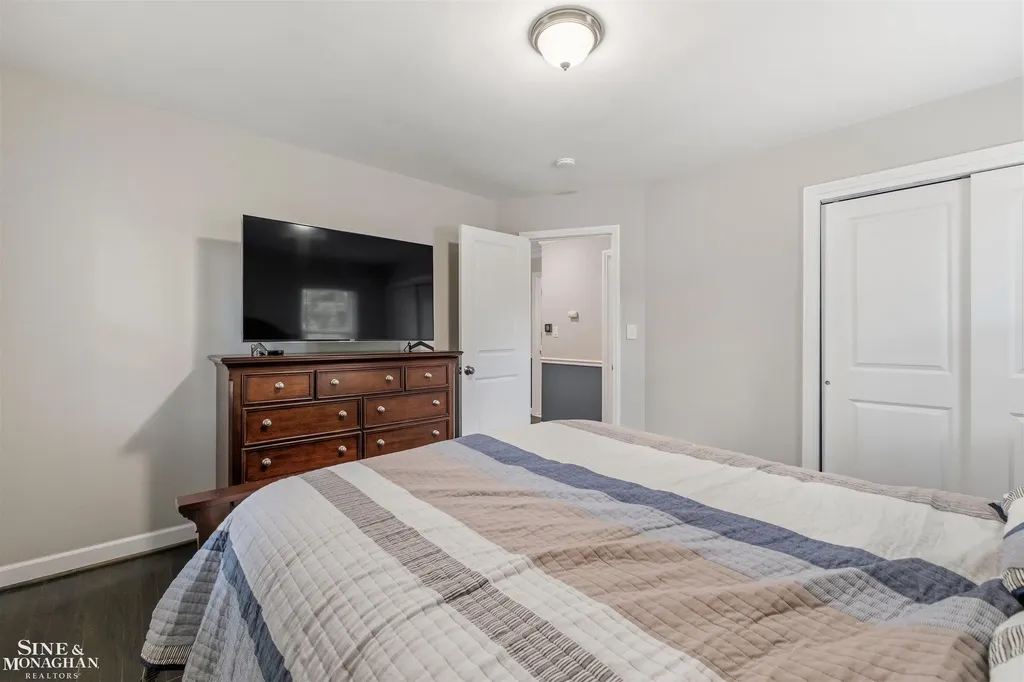 308 Ridgemont Road Grosse Pointe Farms City MI 48236
