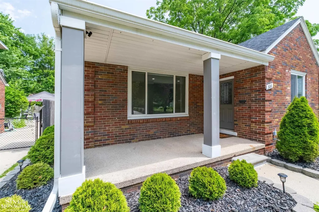 308 Ridgemont Road Grosse Pointe Farms City MI 48236