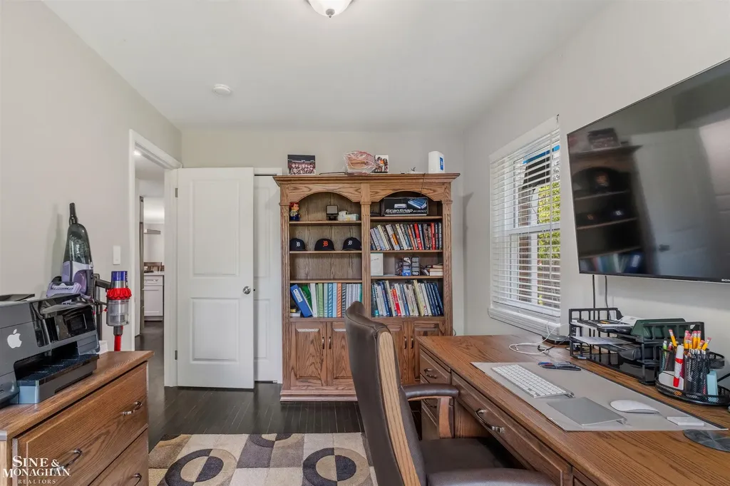 308 Ridgemont Road Grosse Pointe Farms City MI 48236