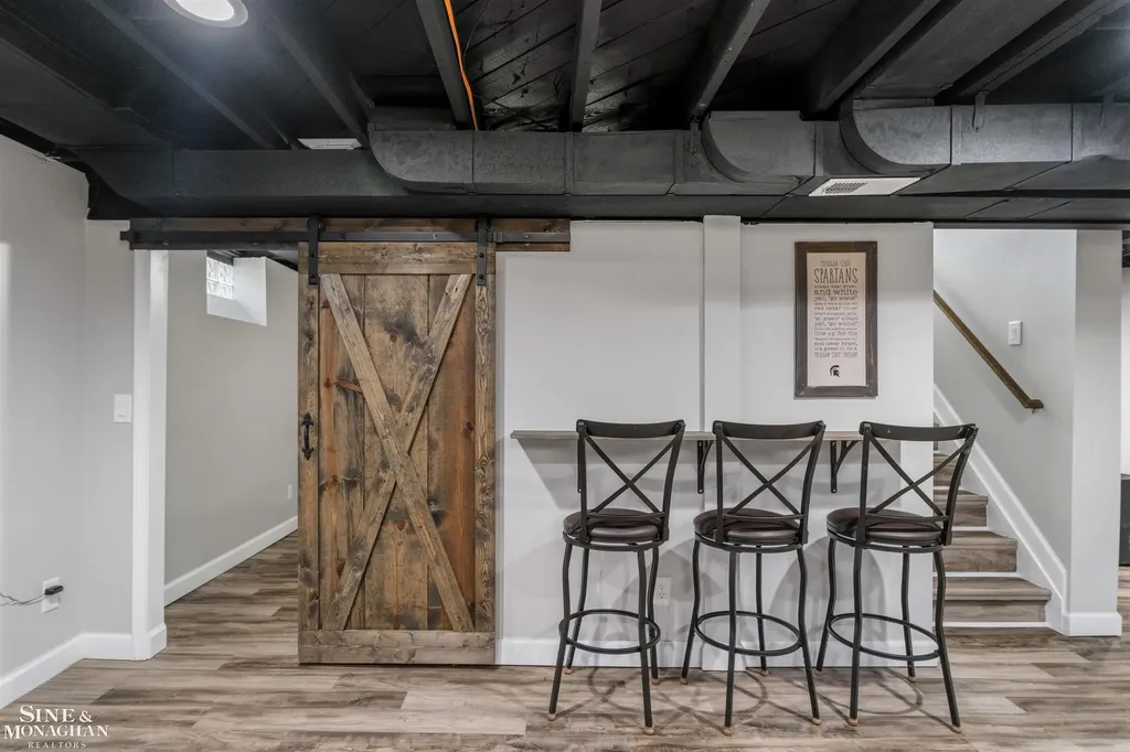 308 Ridgemont Road Grosse Pointe Farms City MI 48236