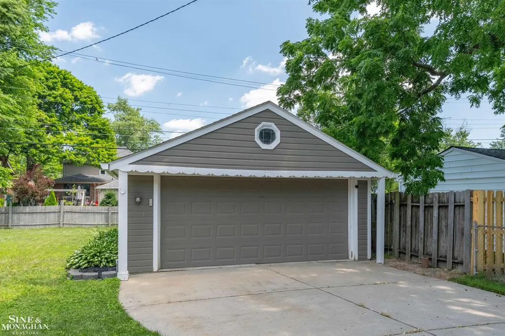 308 Ridgemont Road Grosse Pointe Farms City MI 48236