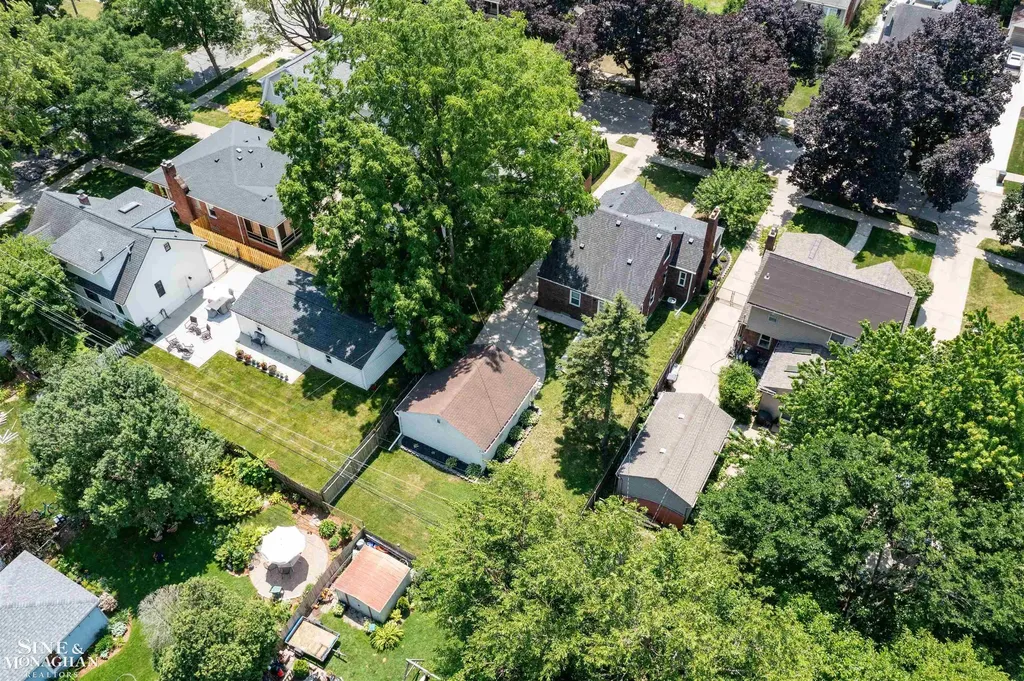 308 Ridgemont Road Grosse Pointe Farms City MI 48236