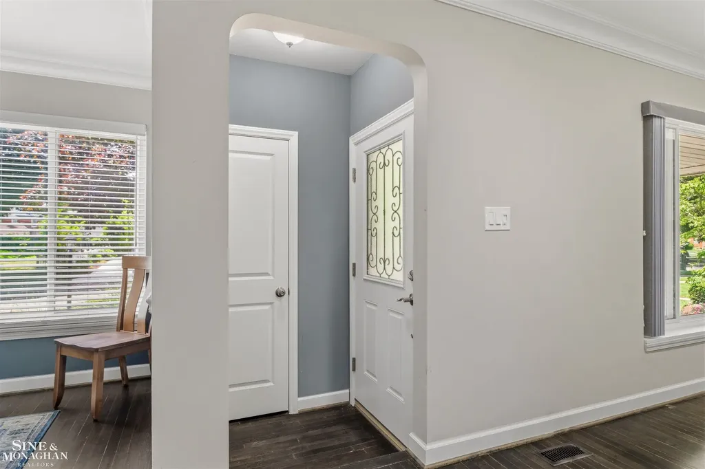 308 Ridgemont Road Grosse Pointe Farms City MI 48236