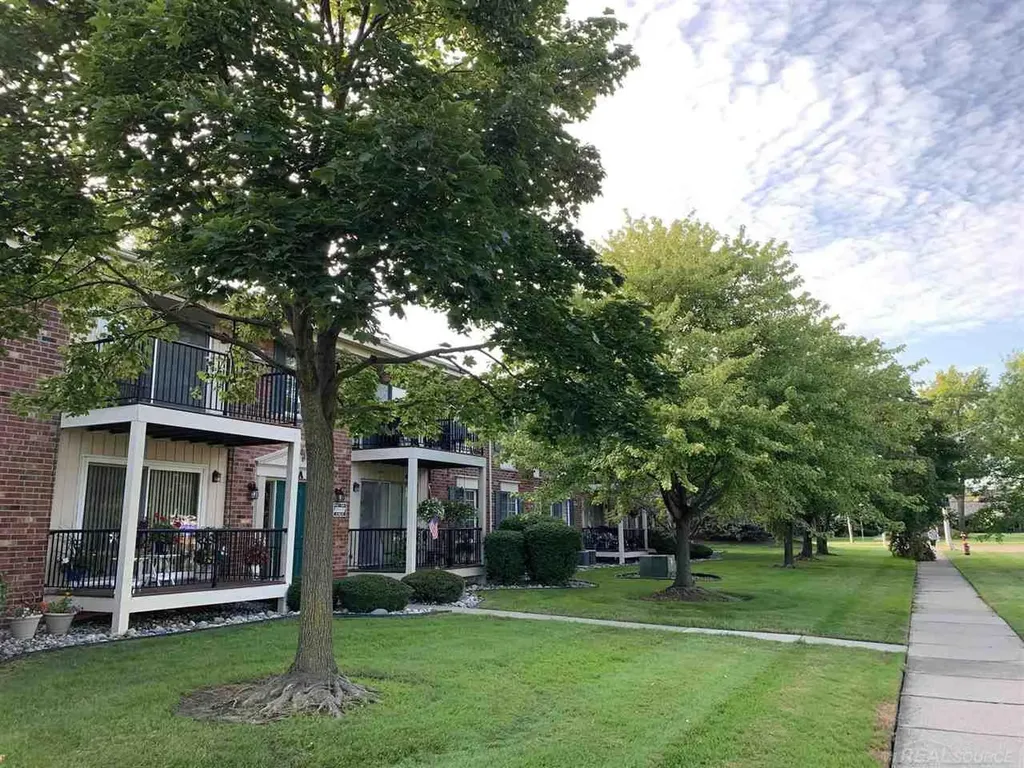 12090 15 Mile Road Sterling Heights City MI 48312
