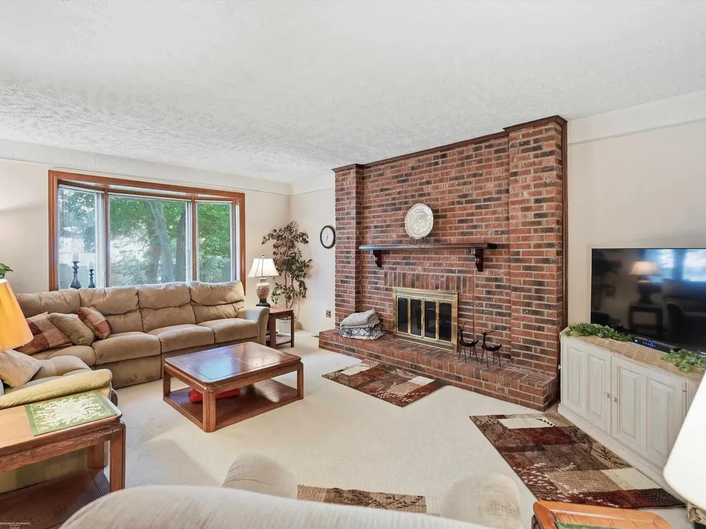 43456 Hillcrest Drive Sterling Heights City MI 48313