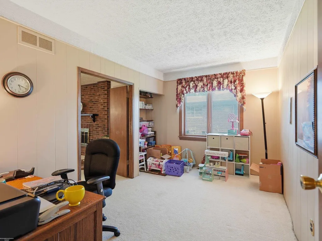 43456 Hillcrest Drive Sterling Heights City MI 48313